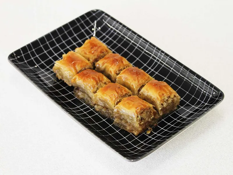 Cevizli özel baklava