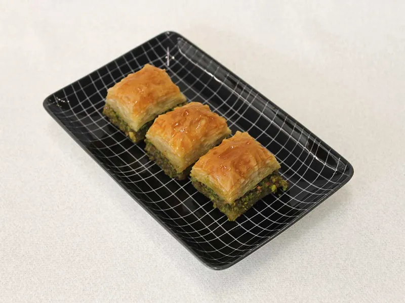 Fıstıklı kare baklava